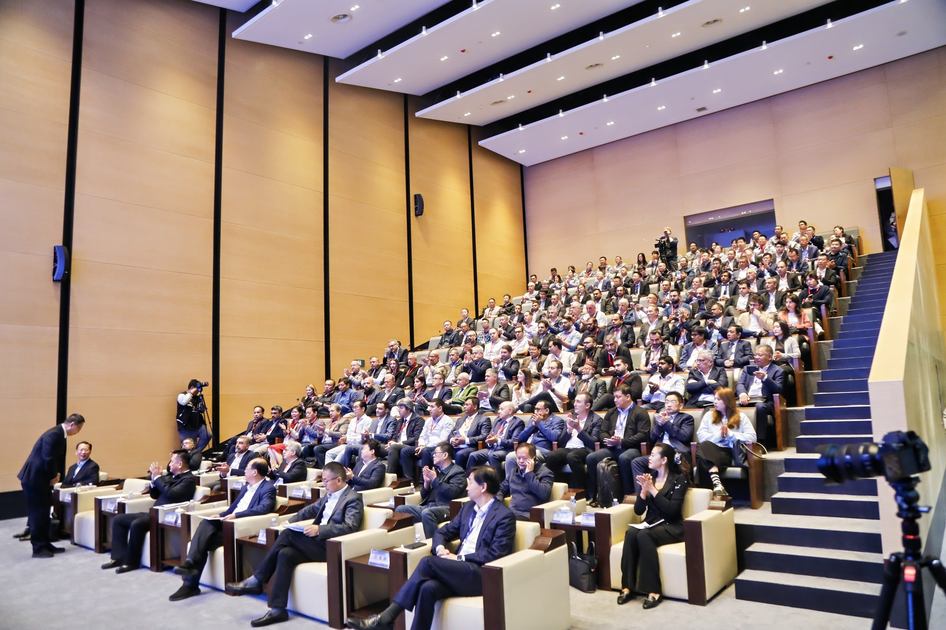 1729844734746144.jpg 1729844734746144.jpg